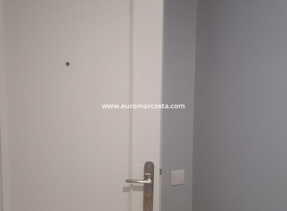Sale - Apartment / flat - Torrevieja - La Mata