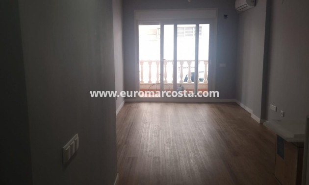 Sale - Apartment / flat - Torrevieja - La Mata