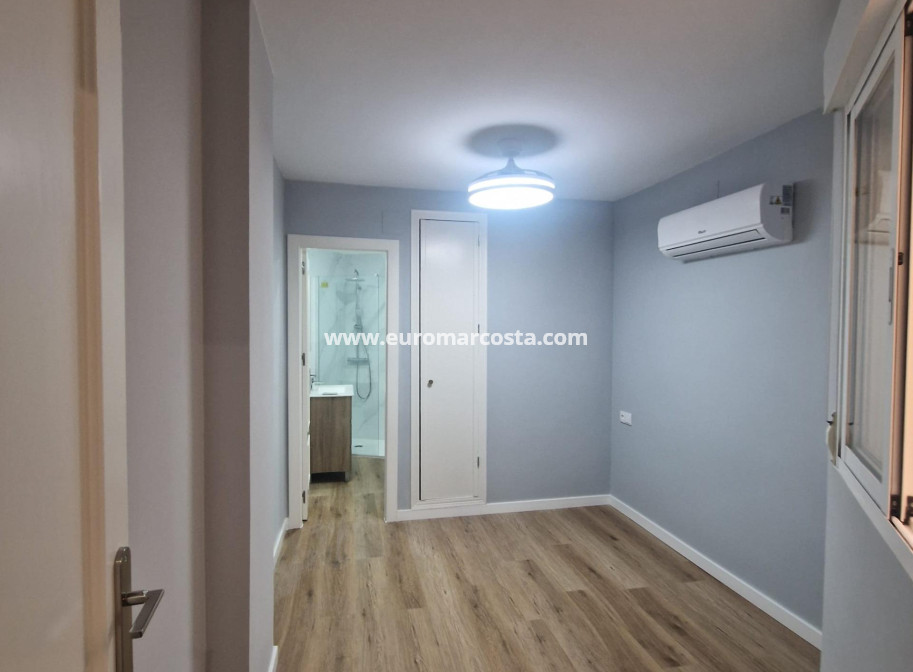 Sale - Apartment / flat - Torrevieja - La Mata