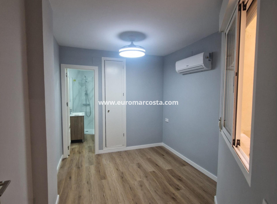 Sale - Apartment / flat - Torrevieja - La Mata