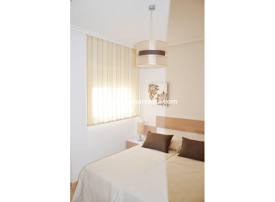 Sale - Apartment / flat - La marina - La Marina
