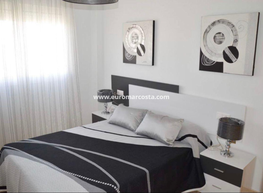 Sale - Apartment / flat - La marina - La Marina