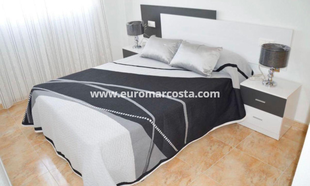 Sale - Apartment / flat - La marina - La Marina