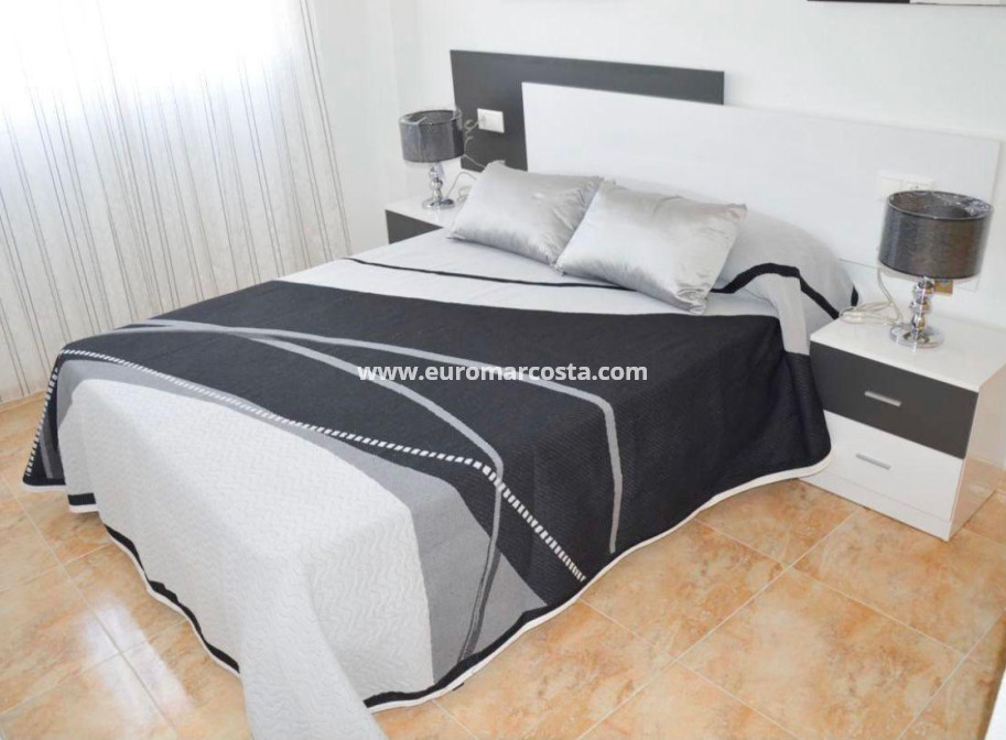 Sale - Apartment / flat - La marina - La Marina