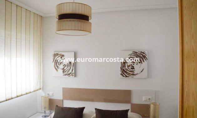 Sale - Apartment / flat - La marina - La Marina