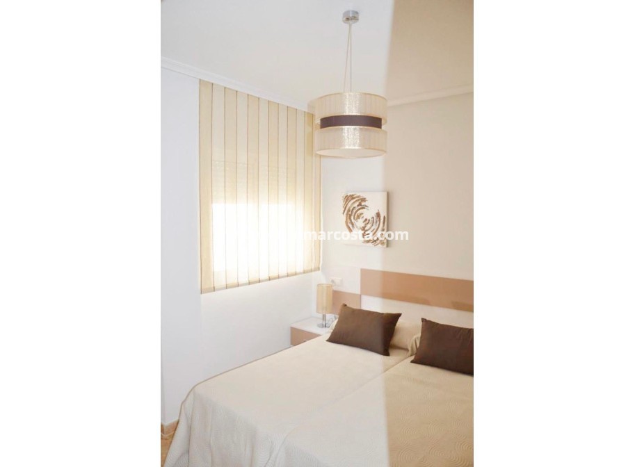 Sale - Apartment / flat - La marina - La Marina