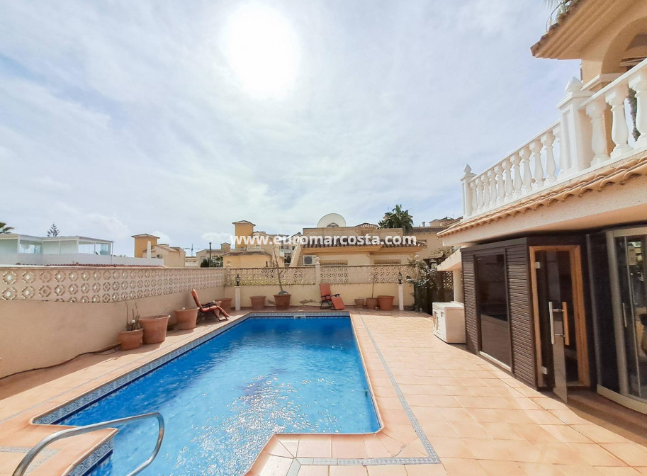 Venta - Villa - Orihuela Costa - Villamartín-Las Filipinas