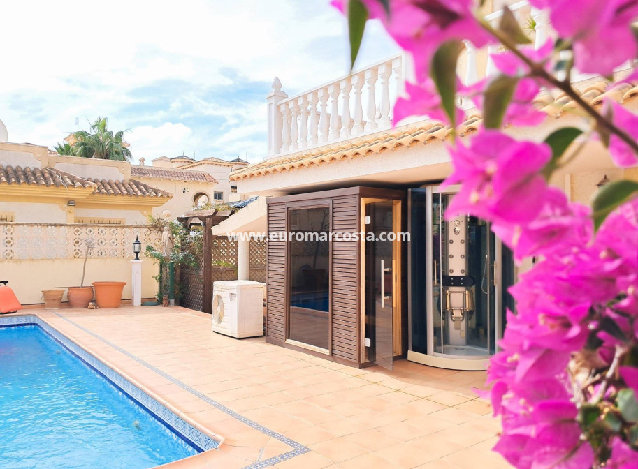 Venta - Villa - Orihuela Costa - Villamartín-Las Filipinas