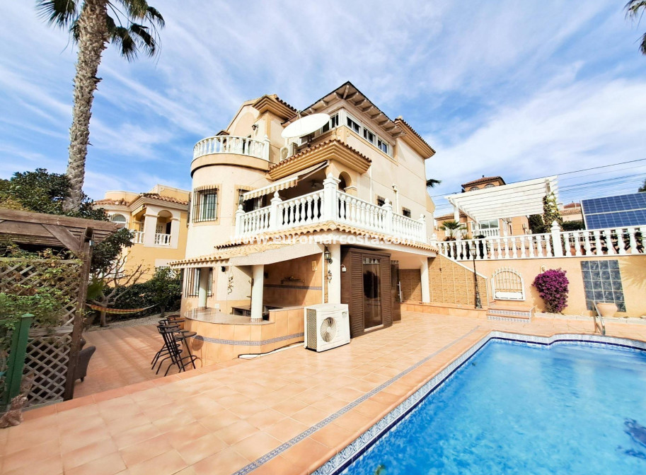 Venta - Villa - Orihuela Costa - Villamartín-Las Filipinas