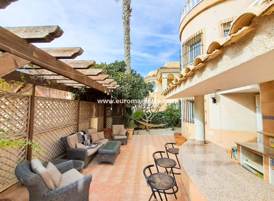 Venta - Villa - Orihuela Costa - Villamartín-Las Filipinas