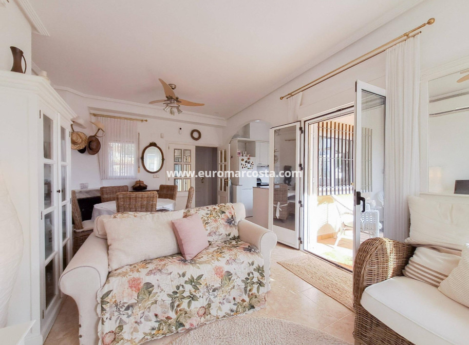 Venta - Villa - Orihuela Costa - Villamartín-Las Filipinas