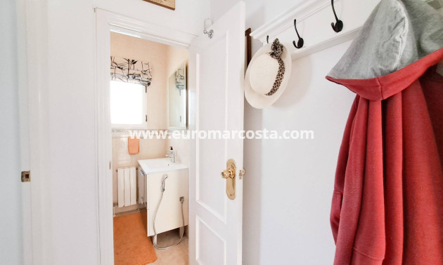 Venta - Villa - Orihuela Costa - Villamartín-Las Filipinas