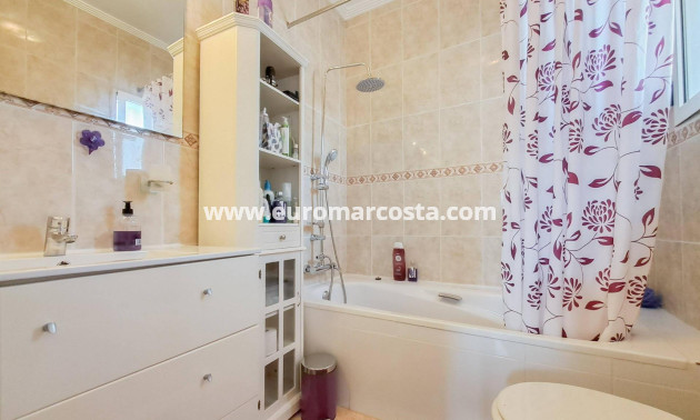 Venta - Villa - Orihuela Costa - Villamartín-Las Filipinas