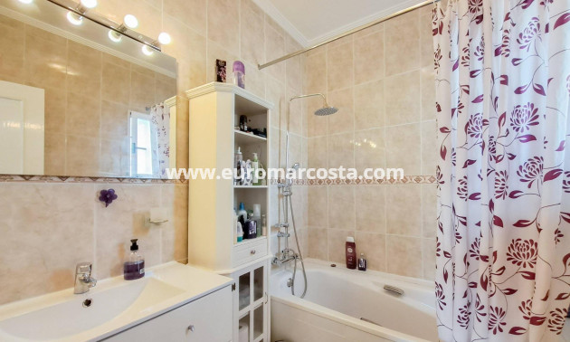 Venta - Villa - Orihuela Costa - Villamartín-Las Filipinas