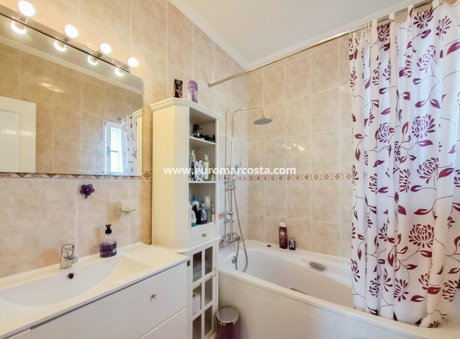 Venta - Villa - Orihuela Costa - Villamartín-Las Filipinas