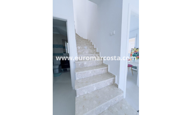 Sale - Bungalow - Torrevieja - TORREVIEJA