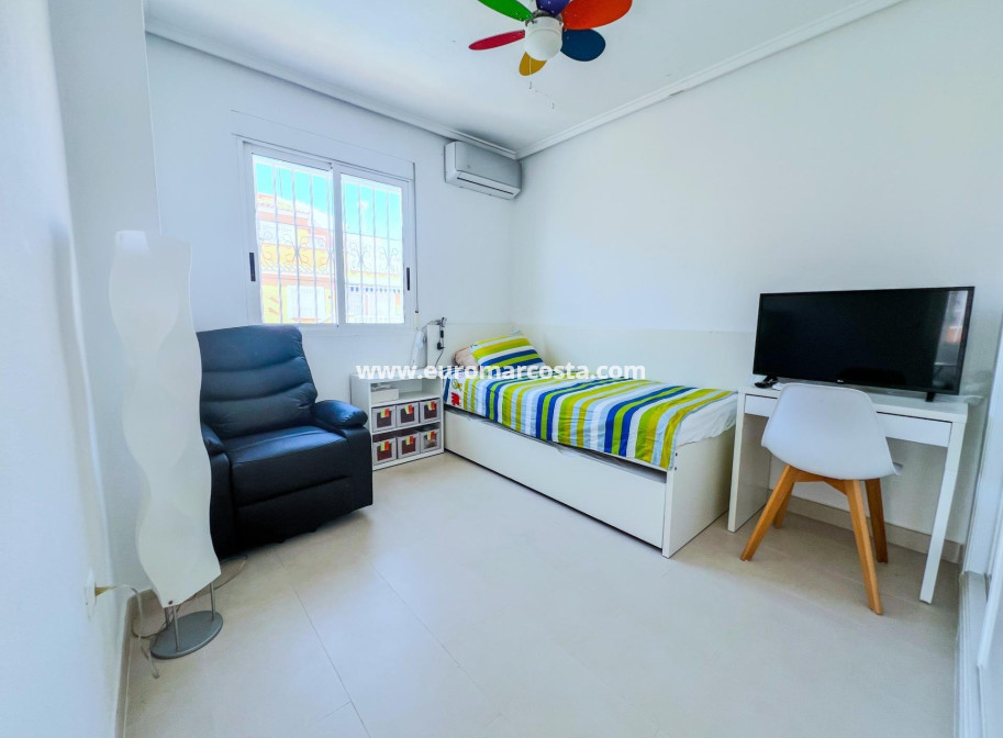 Sale - Bungalow - Torrevieja - TORREVIEJA