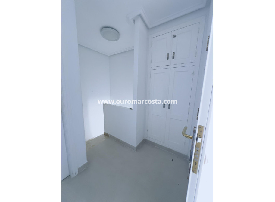Sale - Bungalow - Torrevieja - TORREVIEJA