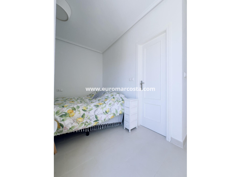 Sale - Bungalow - Torrevieja - TORREVIEJA