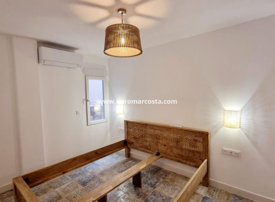 Objekte zum Wiederverkauf - Wohnung - Torrevieja - TORREVIEJA