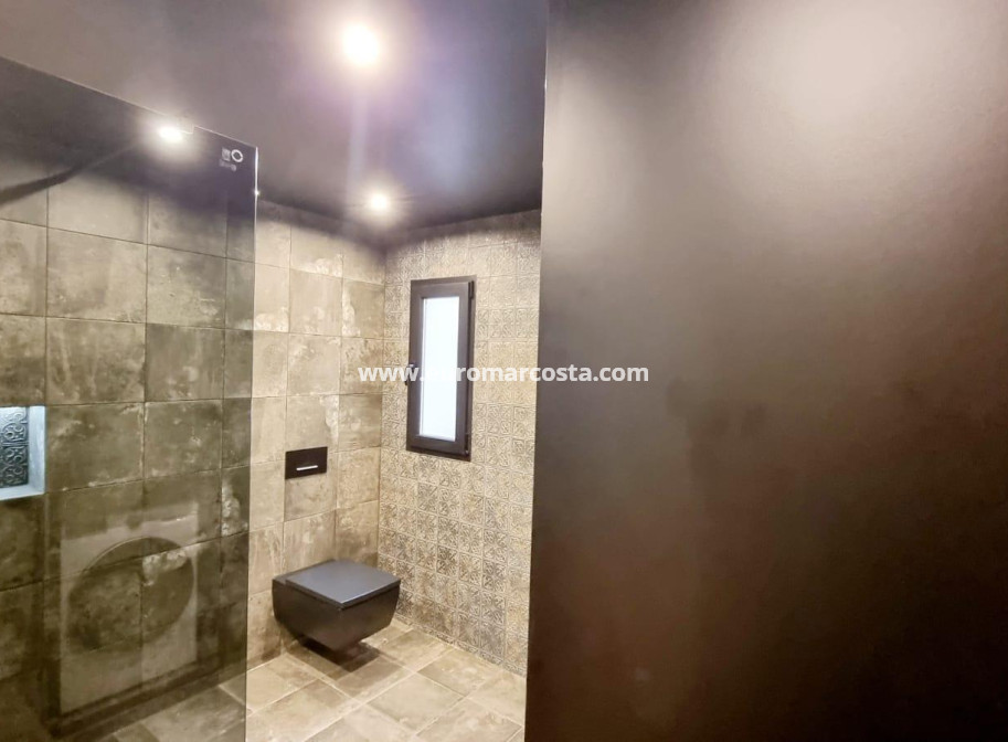Objekte zum Wiederverkauf - Wohnung - Torrevieja - TORREVIEJA