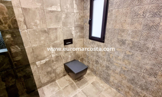 Objekte zum Wiederverkauf - Wohnung - Torrevieja - TORREVIEJA