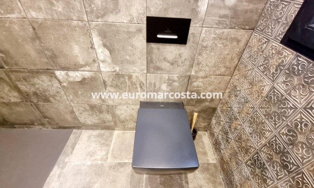 Objekte zum Wiederverkauf - Wohnung - Torrevieja - TORREVIEJA