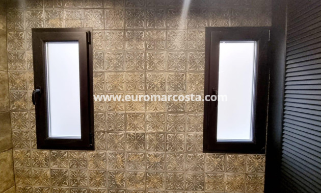 Objekte zum Wiederverkauf - Wohnung - Torrevieja - TORREVIEJA