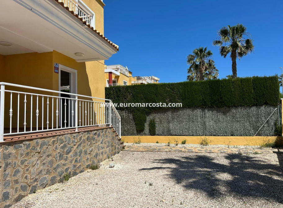 Sale - Villa - Guardamar del Segura - Urbanizaciones