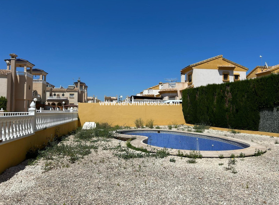 Sale - Villa - Guardamar del Segura - Urbanizaciones