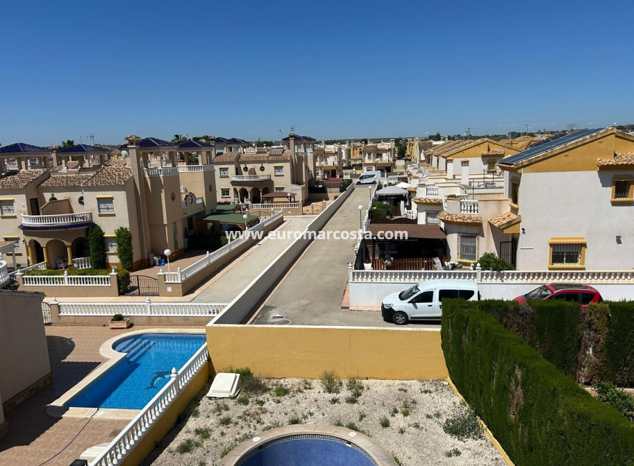 Sale - Villa - Guardamar del Segura - Urbanizaciones