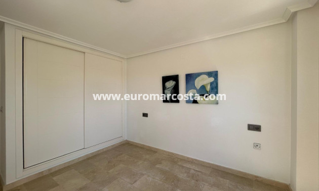 Sale - Villa - Guardamar del Segura - Urbanizaciones