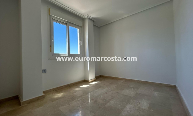 Sale - Villa - Guardamar del Segura - Urbanizaciones
