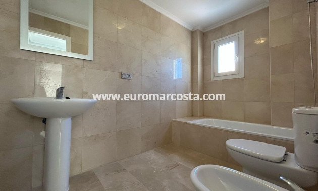 Sale - Villa - Guardamar del Segura - Urbanizaciones
