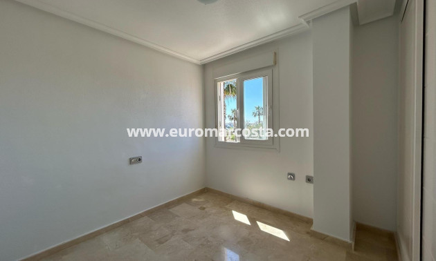 Sale - Villa - Guardamar del Segura - Urbanizaciones