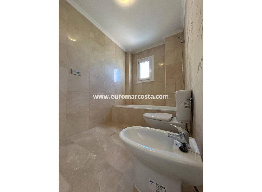 Sale - Villa - Guardamar del Segura - Urbanizaciones