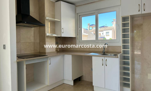 Sale - Villa - Guardamar del Segura - Urbanizaciones