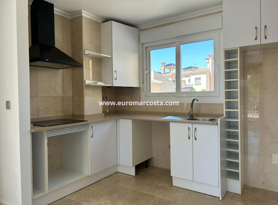 Sale - Villa - Guardamar del Segura - Urbanizaciones