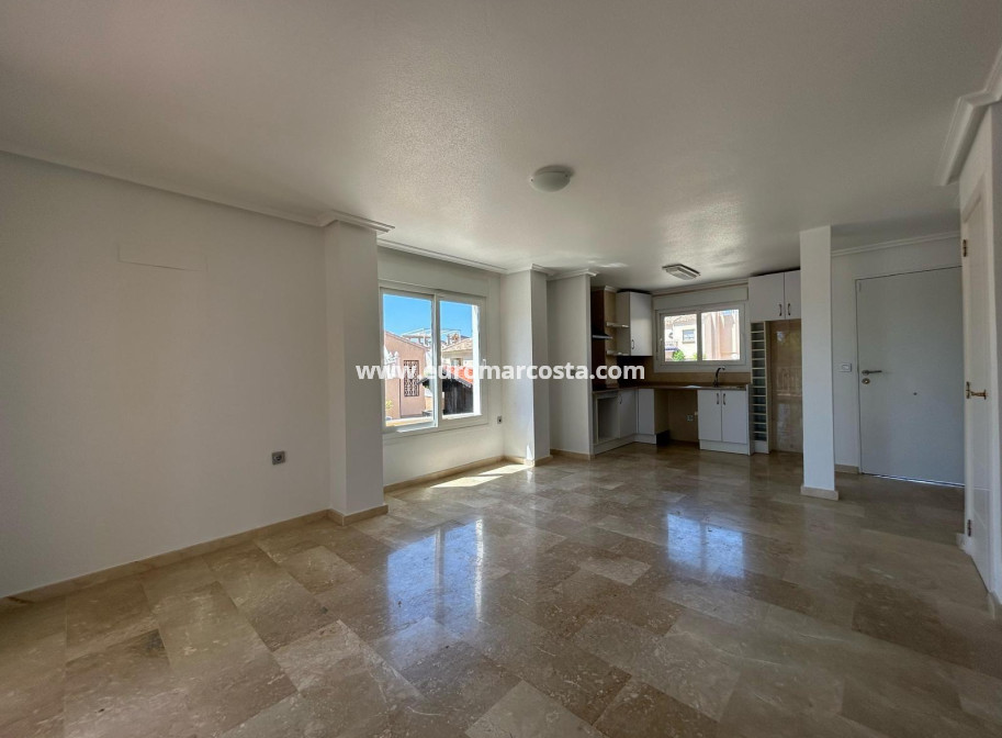 Sale - Villa - Guardamar del Segura - Urbanizaciones