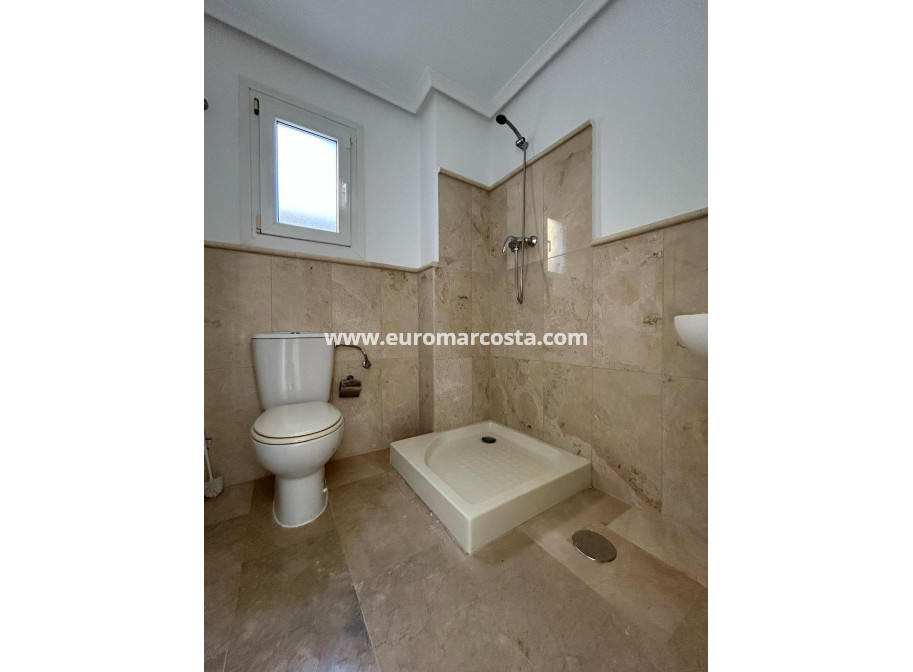 Sale - Villa - Guardamar del Segura - Urbanizaciones