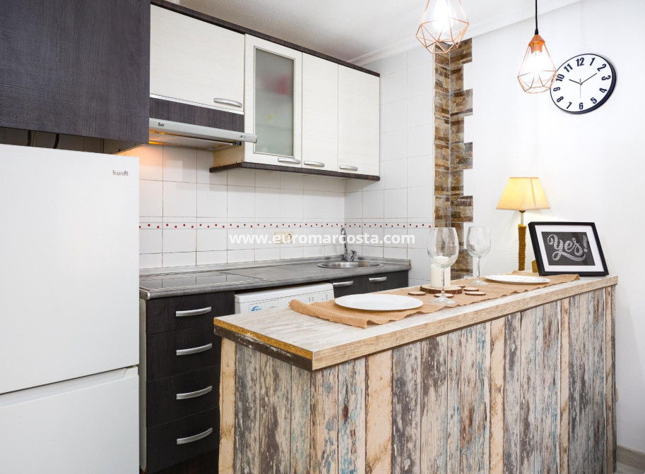Objekte zum Wiederverkauf - Bungalow - Torrevieja - TORREVIEJA