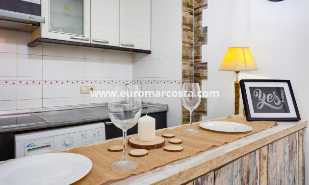 Objekte zum Wiederverkauf - Bungalow - Torrevieja - TORREVIEJA