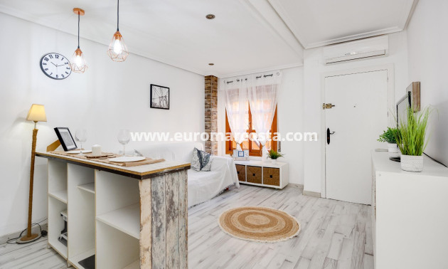 Objekte zum Wiederverkauf - Bungalow - Torrevieja - TORREVIEJA