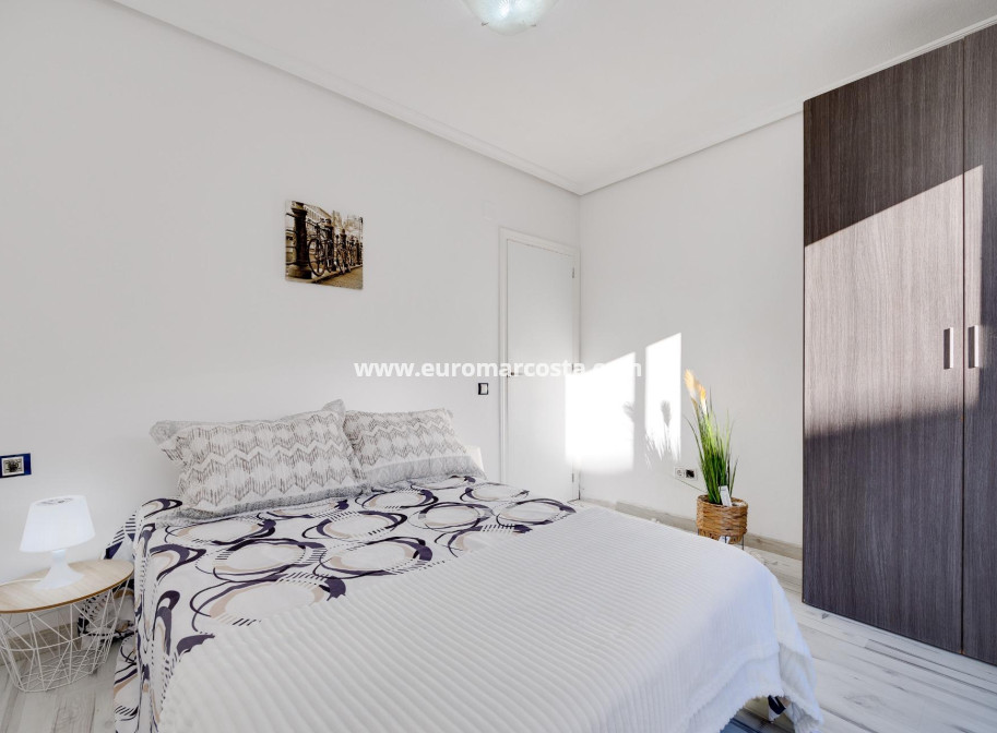 Objekte zum Wiederverkauf - Bungalow - Torrevieja - TORREVIEJA