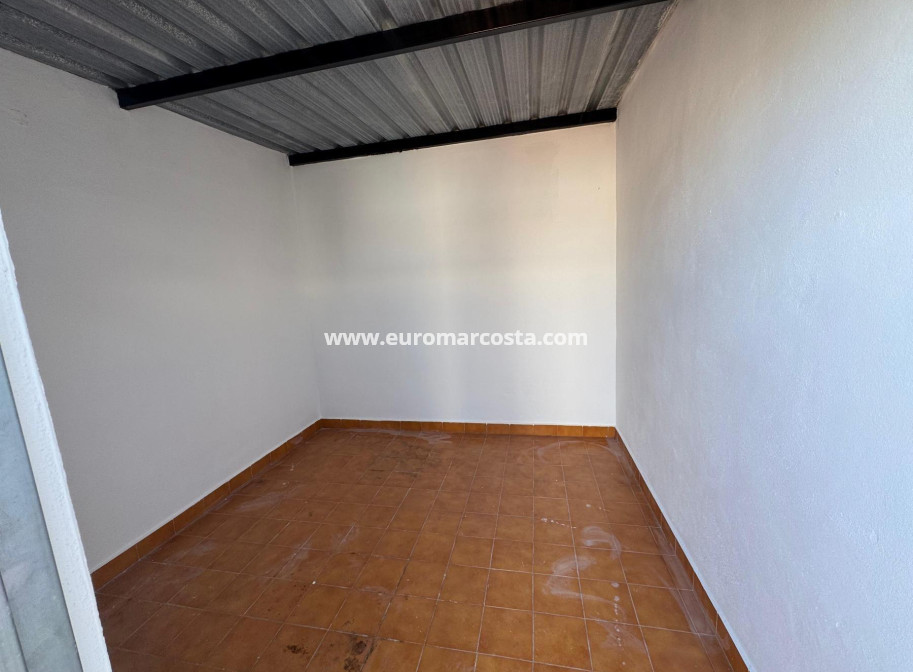 Objekte zum Wiederverkauf - Wohnung - Almoradi - Centro urbano 2