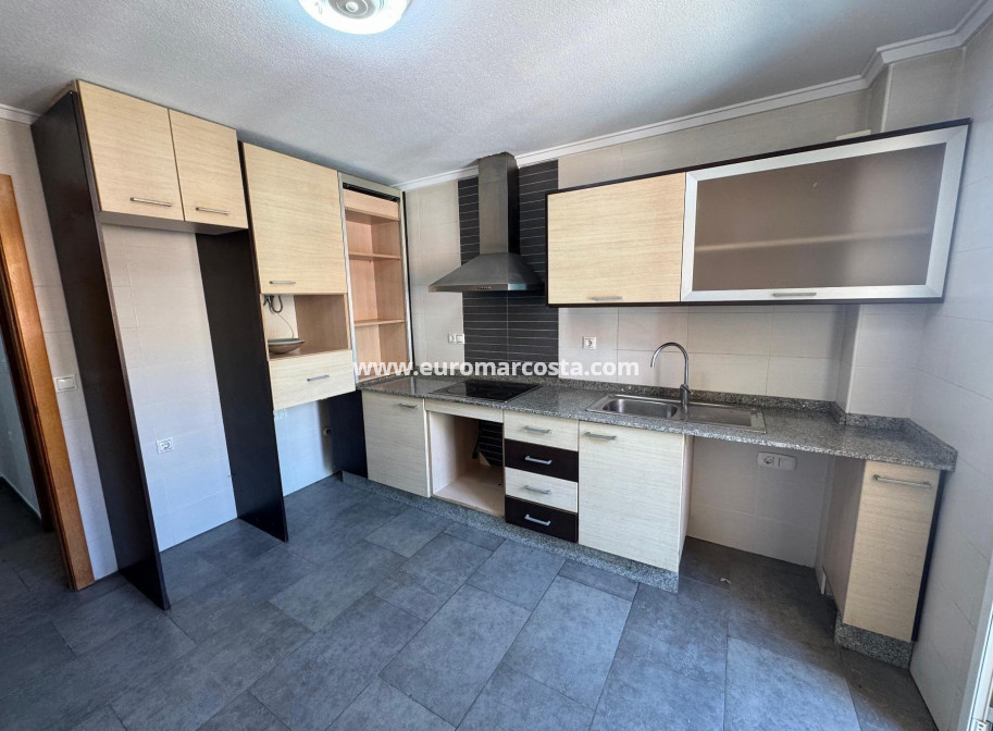 Objekte zum Wiederverkauf - Wohnung - Almoradi - Centro urbano 2