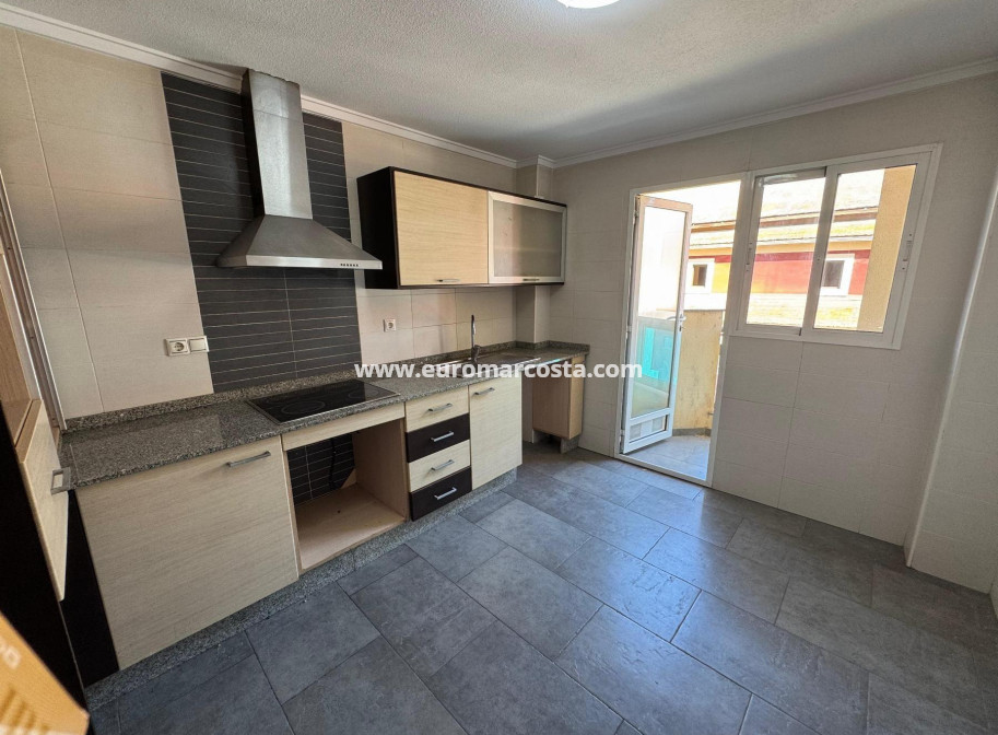 Objekte zum Wiederverkauf - Wohnung - Almoradi - Centro urbano 2