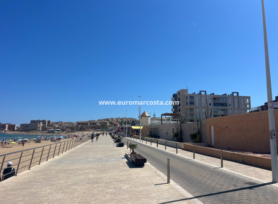 Sale - Apartment / flat - La Mata
