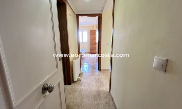 Sale - Apartment / flat - La Mata