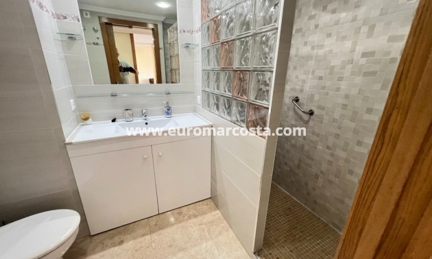 Sale - Apartment / flat - La Mata